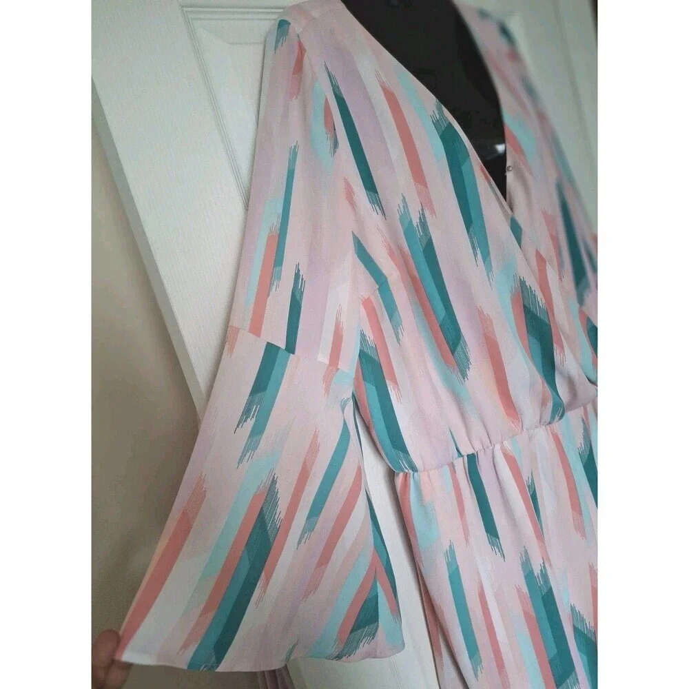 Decree Bionic Shorts Romper Size 2X V Neck Flared Bell Sleeves Pastels New - Picture 7 of 9
